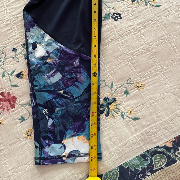 Target All-in-Motion Capri Leggings - Picture 5 of 6